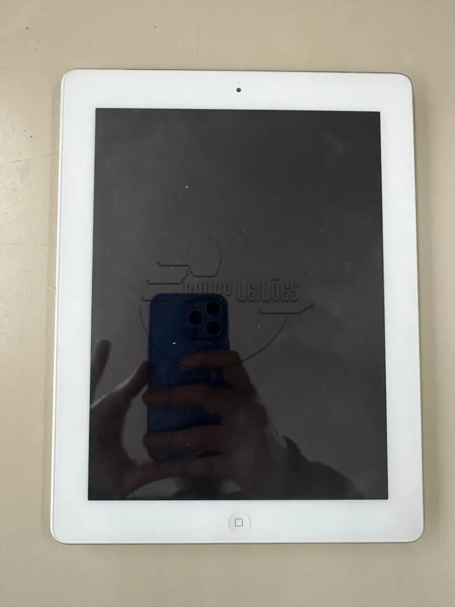 LOTE 026 - Um Ipad mod. A1459, 4° geração
