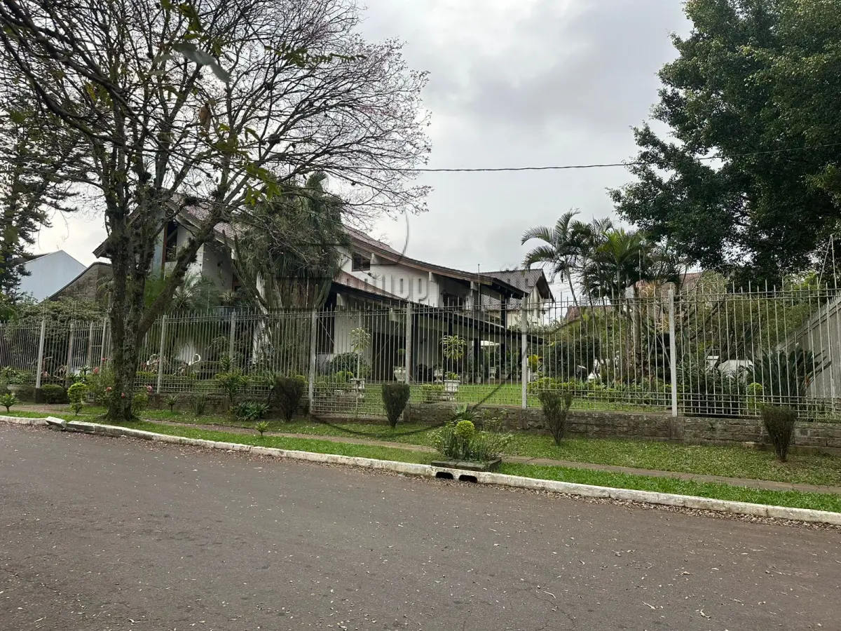LOTE 004 - (CANOAS/RS) Casa de alvenaria, de alto padrão, c/ aprox. 916,53m², no Bairro Marechal Rondon