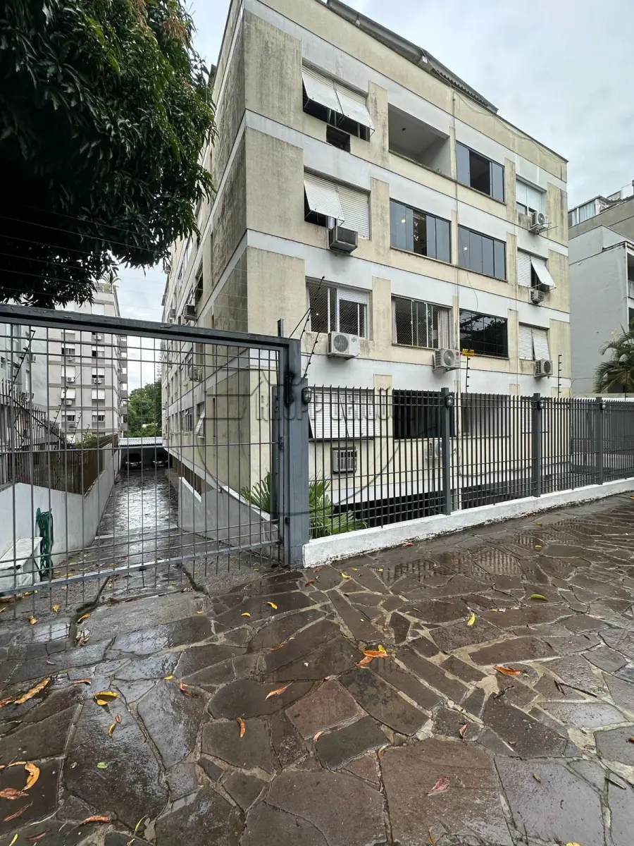 LOTE 006 - 02ª DATA | (PORTO ALEGRE/RS) O espaço estacionamento 17 do Edifício Jardim América, c/ 12,00m², no Bairro São João