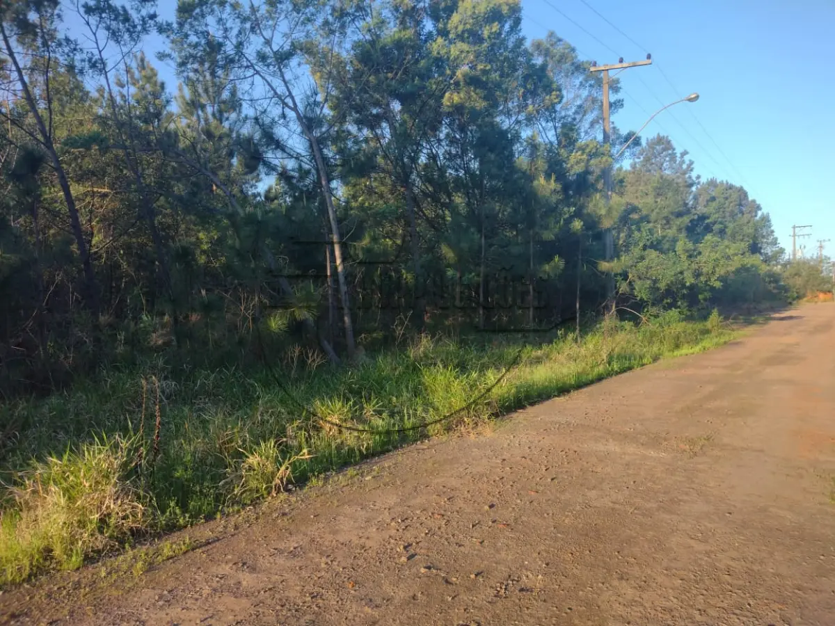 LOTE 024 - 02ª DATA | MATRÍCULA N° 49.047: Um terreno urbano, com 1.699,20 m² e sem benfeitorias, em Cachoeirinha/RS - Loteamento industrial Cruzeiro