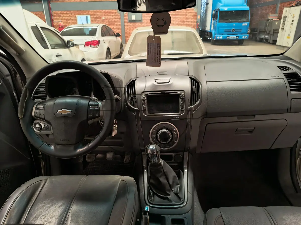 LOTE 001 - Um veículo Chevrolet S10, ano 2014/2014