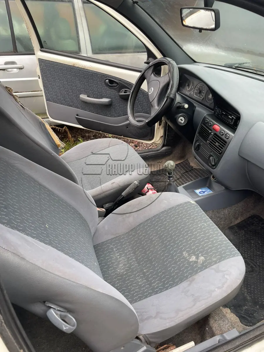 LOTE 020 - Um veículo FIAT/PALIO YOUNG, ano/modelo: 2002/2002