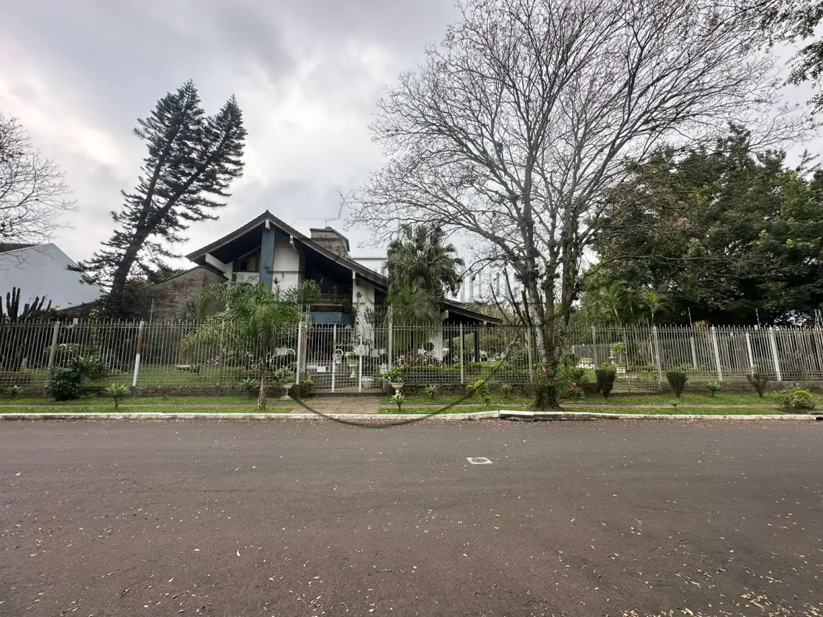 LOTE 004 - (CANOAS/RS) Casa de alvenaria, de alto padrão, c/ aprox. 916,53m², no Bairro Marechal Rondon