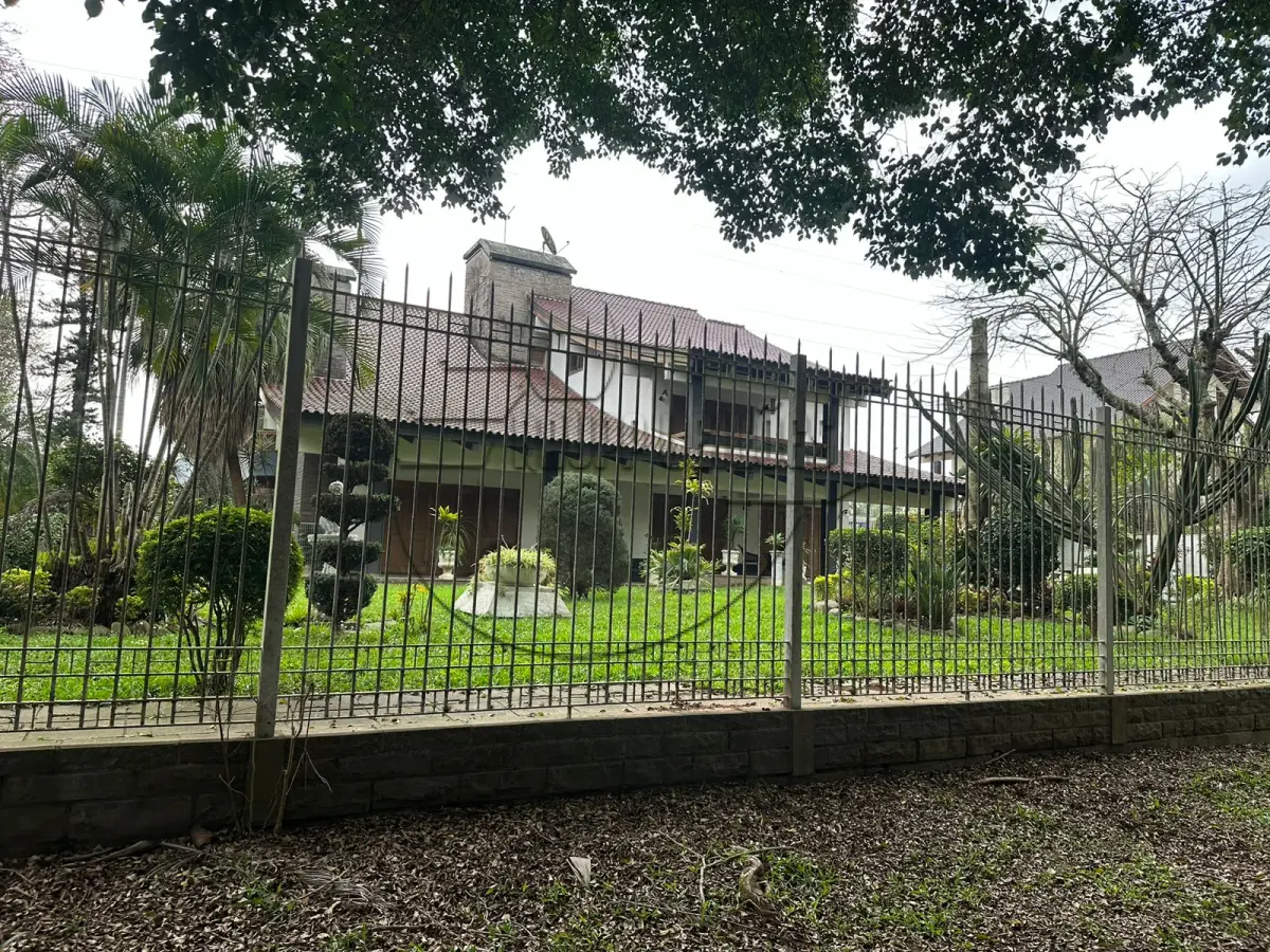 LOTE 004 - (CANOAS/RS) Casa de alvenaria, de alto padrão, c/ aprox. 916,53m², no Bairro Marechal Rondon