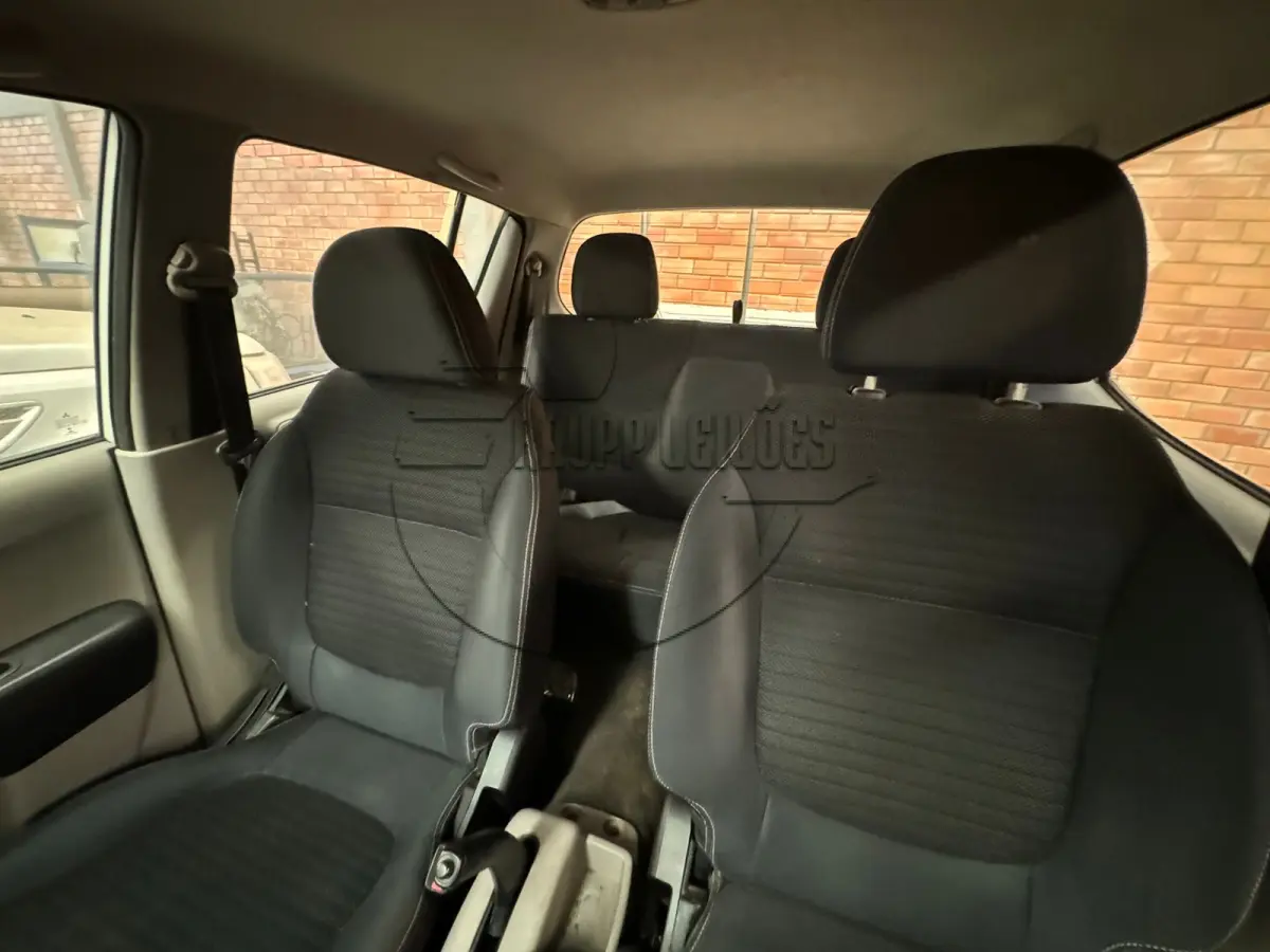 LOTE 012 - Um veículo Triton GLX D, ano/modelo 2013/2014