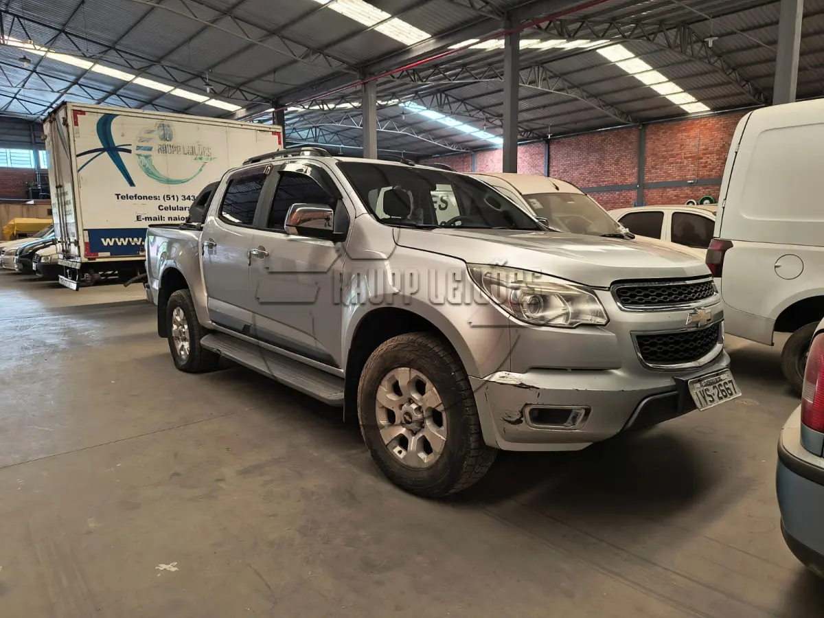 LOTE 001 - Um veículo Chevrolet S10, ano 2014/2014