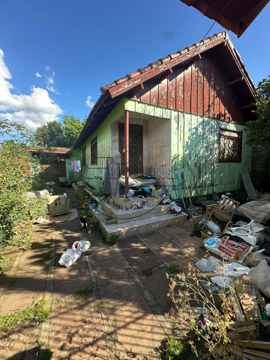 LOTE 006 - 02ª DATA | (SÃO LEOPOLDO/RS) Uma casa de madeira, tipo chalé, no Bairro Campina