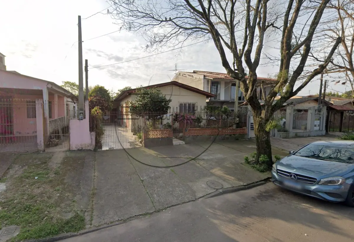 LOTE 012 - (SAPUCAIA DO SUL/RS) Uma casa de alvenaria, no Bairro Vargas