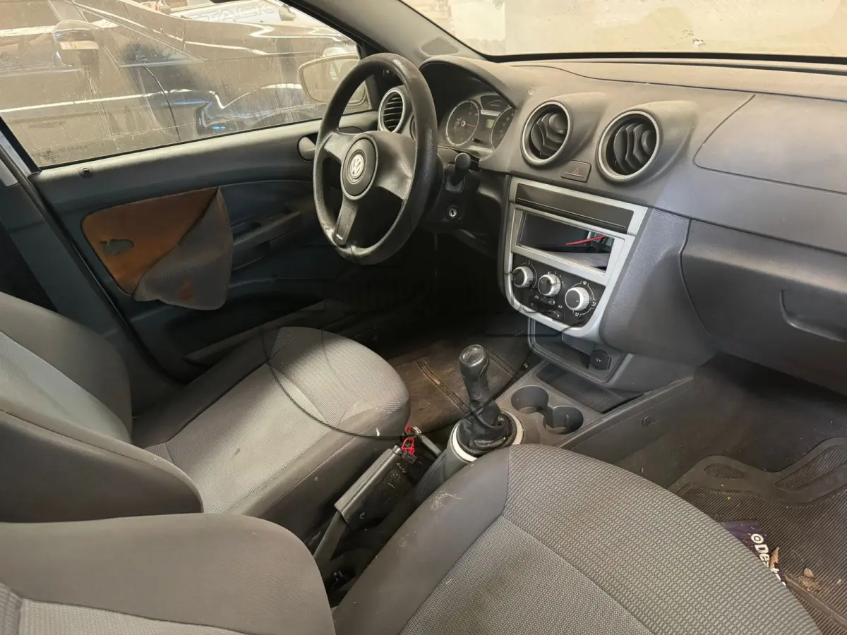 LOTE 013 - Um veículo marca/modelo: VW/GOL 1.0, ano/modelo: 2011/2011