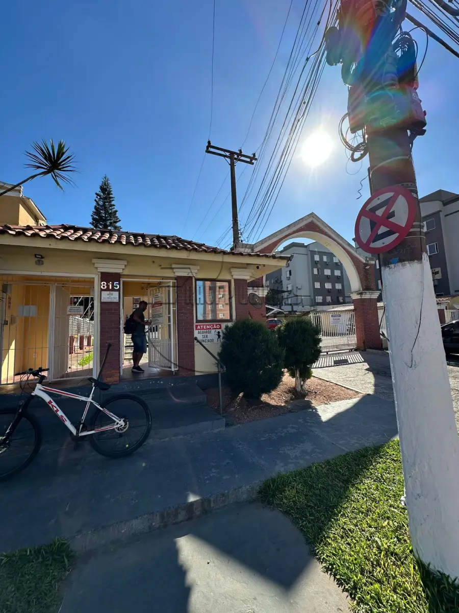 LOTE 007 - (GRAVATAÍ/RS) O apartamento 103, c/ 55,59m², bloco 17, do Cond. Resid. Village Center, no Bairro Passo das Pedras