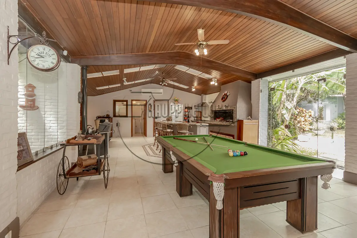 LOTE 001 - (PORTO ALEGRE/RS) Uma casa de 700,00m², no Bairro Ipanema