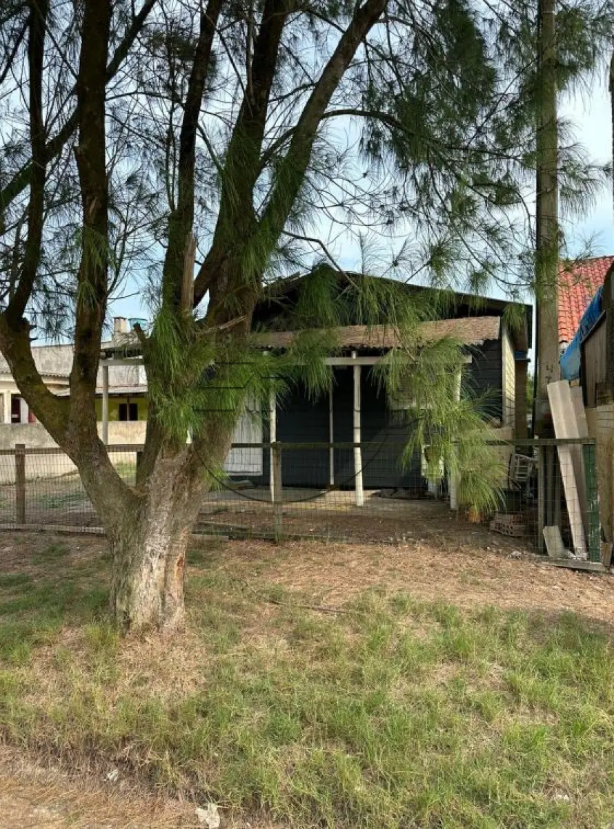 LOTE 001 - 02ª DATA | (QUINTÃO/RS)  Um terreno de 300,00m², c/ duas casas, na Praia de Quintão/RS