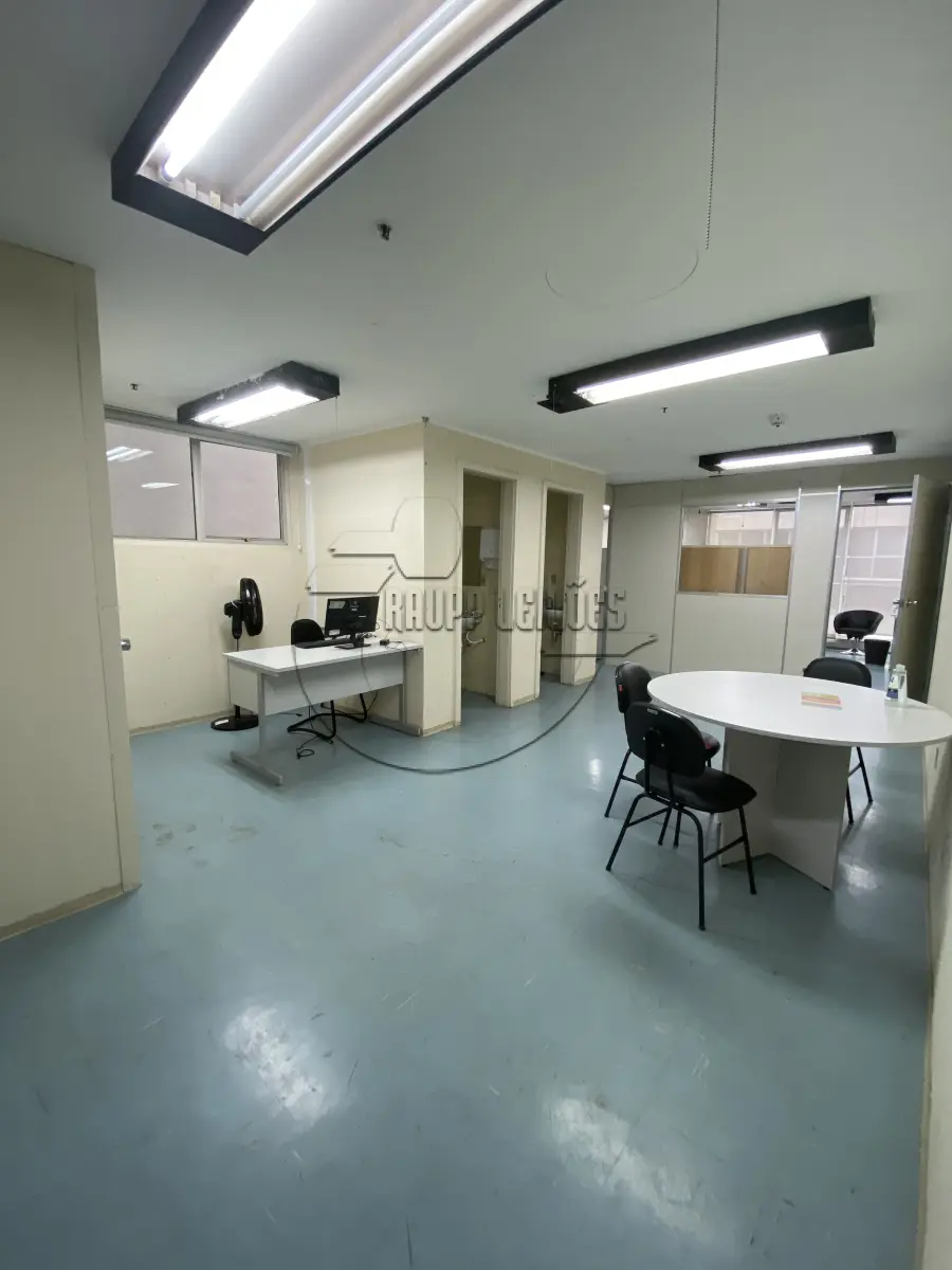 LOTE 031 - (PORTO ALEGRE/RS) Os Edifícios Cláudio Fernandes e Silvio de Freitas, no Bairro Centro Histórico, compostos de um total de 66 imóveis, sendo salas, conjuntos e boxes de estacionamento