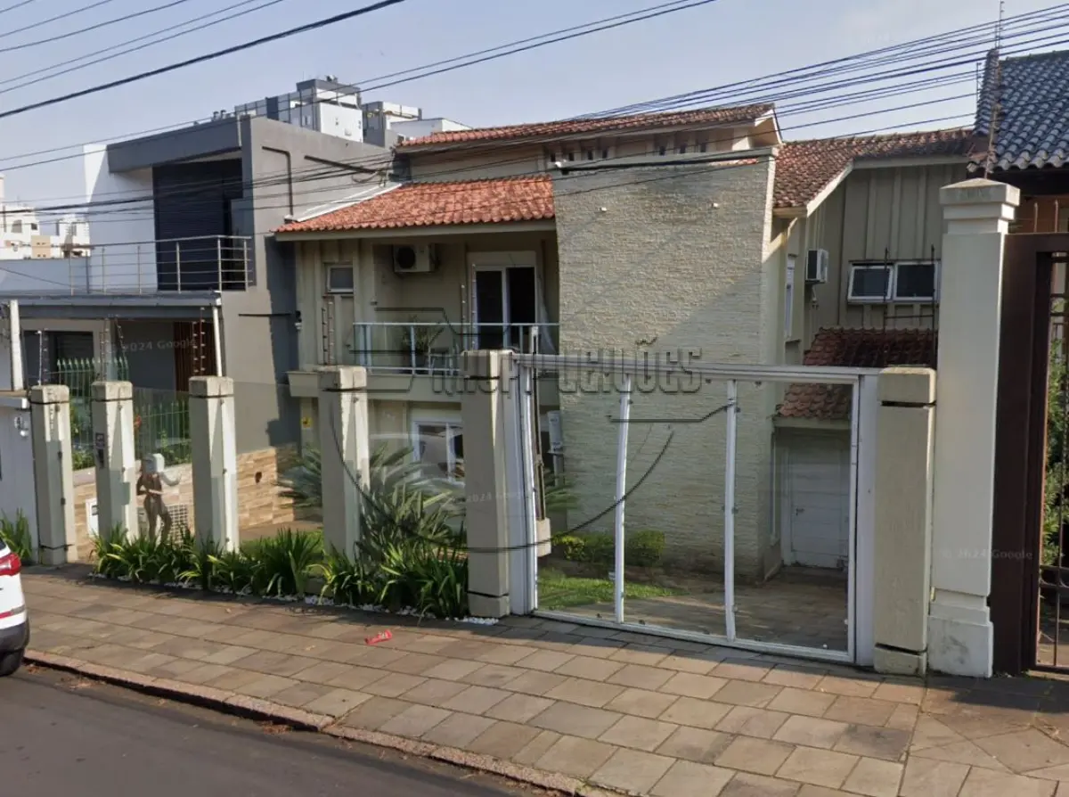 LOTE 010 - (PORTO ALEGRE/RS) Uma casa de alvenaria c/ aprox 310,35m², no Bairro Boa Vista