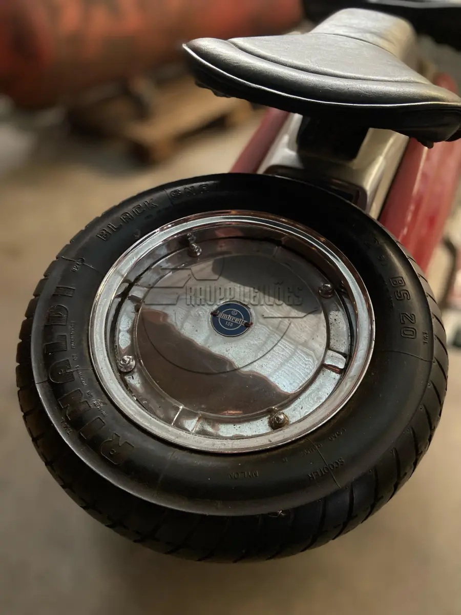 LOTE 009 - Um veículo BP/LAMBRETTA,  ano/mod 1968/1968