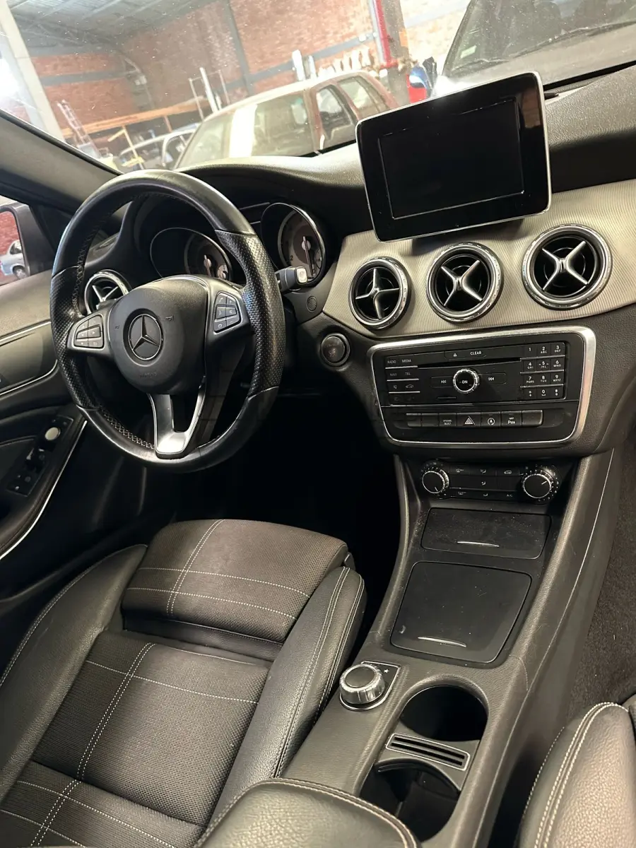LOTE 016 - Veículo I/M.BENZ GLA200FF, ano/modelo 2015/2016