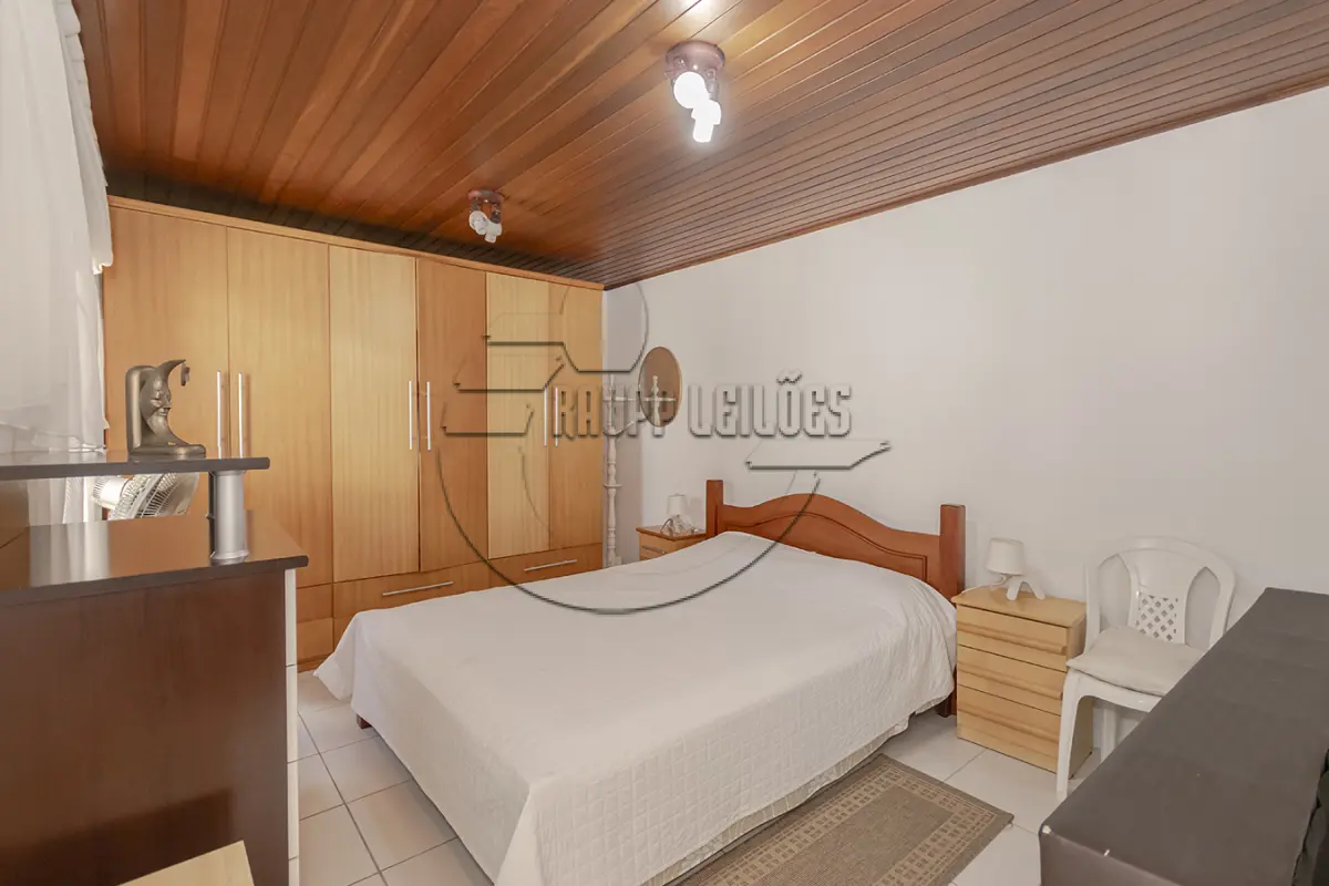 LOTE 001 - (PORTO ALEGRE/RS) Uma casa de 700,00m², no Bairro Ipanema