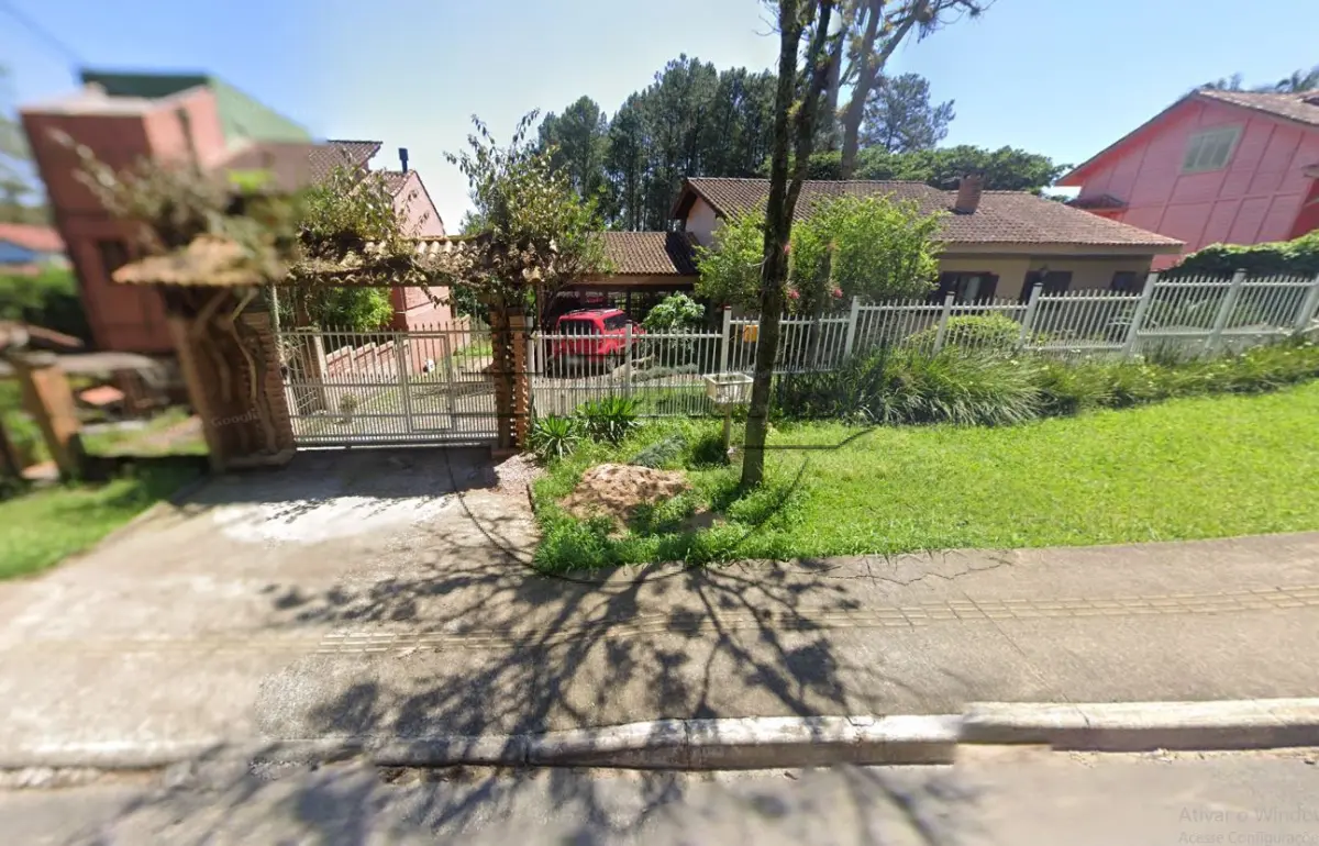 LOTE 001 - (VIAMÃO/RS) Um terreno de 1.050,48m², com benfeitorias, no Bairro Tarumã