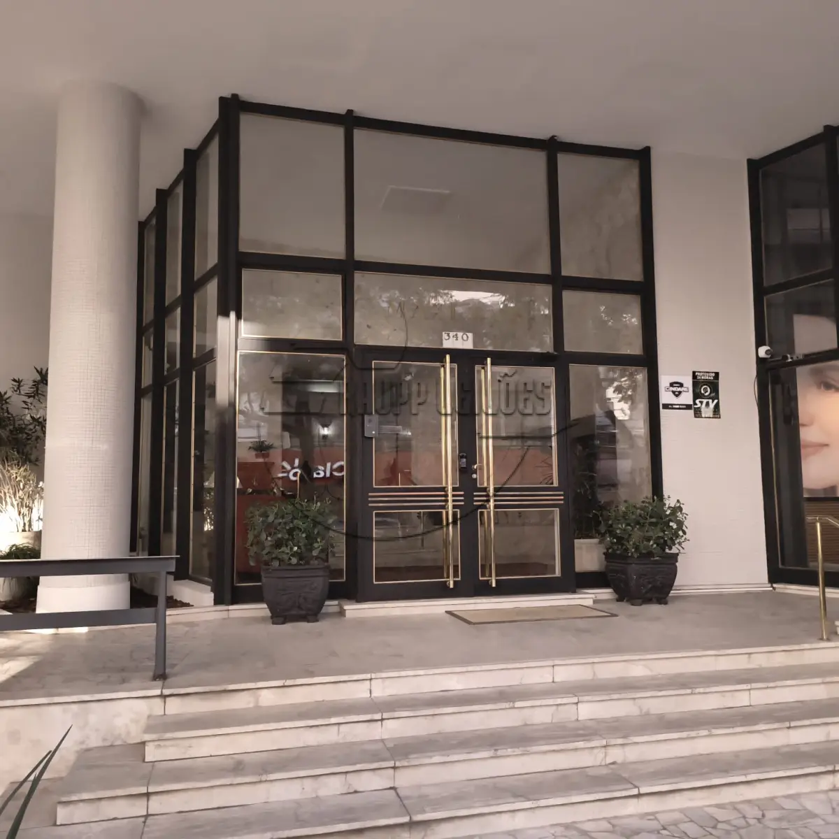 LOTE 002 - (PORTO ALEGRE/RS) O apto n° 102 do Edifício Maximus, c/ 231,46m², no Bairro Moinhos de Vento