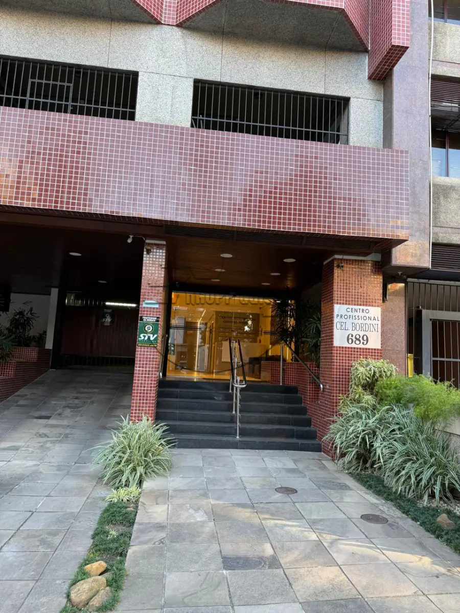 LOTE 004 - (PORTO ALEGRE/RS) O conjunto 503 , c/ 38,53m² + o box 13, ambos do Edifício Centro Profissional Cel. Bordini, no Bairro Auxiliadora