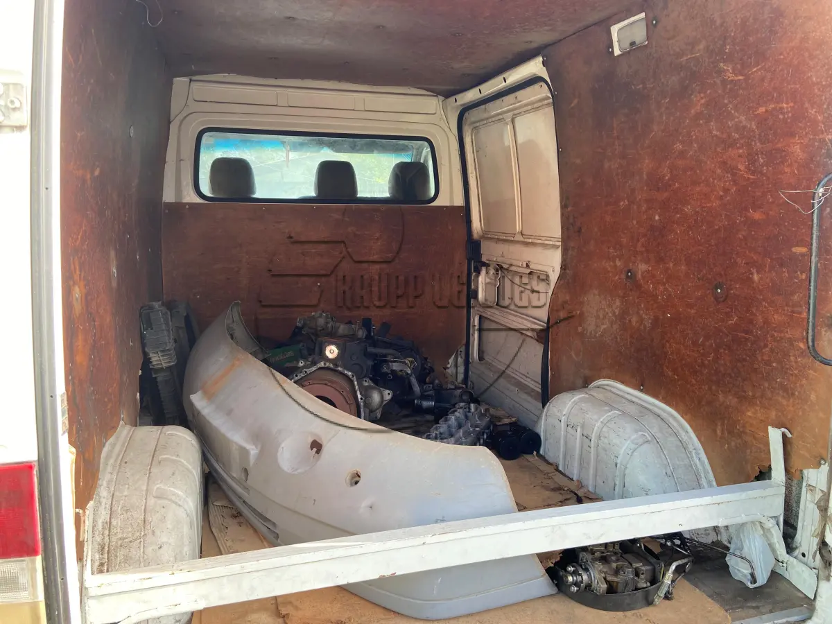 LOTE 004 - 02ª DATA | Um furgão Mercedes-Benz 310D SPRINTERF, ano 1999/2000