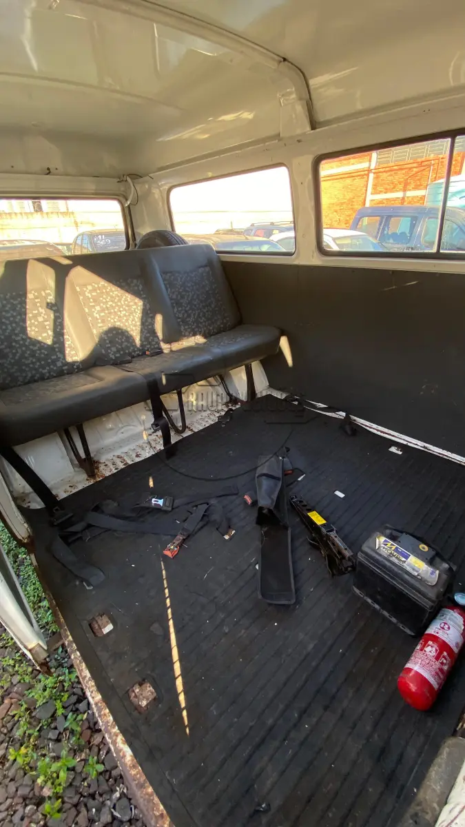 LOTE 018 - Um veículo VW/KOMBI, ano/mod. 2009/2010