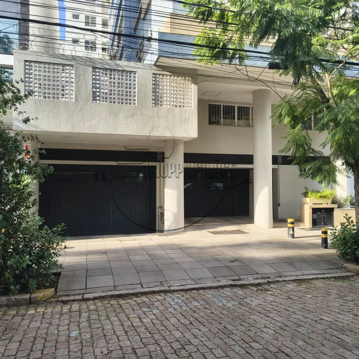 LOTE 002 - (PORTO ALEGRE/RS) O apto n° 102 do Edifício Maximus, c/ 231,46m², no Bairro Moinhos de Vento