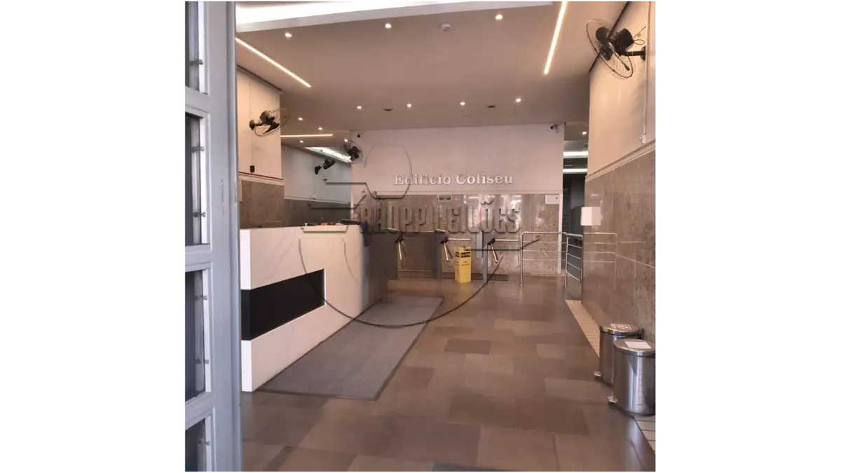 LOTE 001 - 02ª DATA | (PORTO ALEGRE/RS) O Conjunto n° 2414 do Edifício Coliseu, c/ 31,92m², no Bairro Centro Histórico