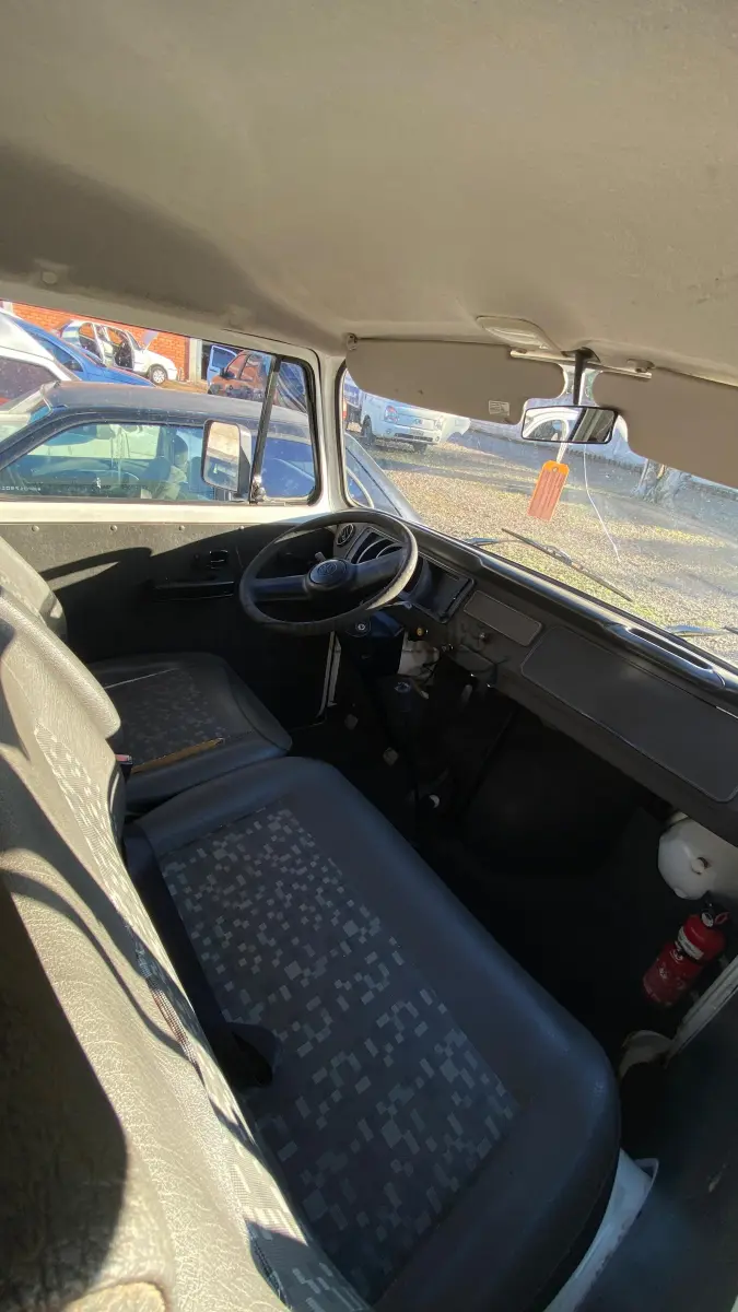 LOTE 018 - Um veículo VW/KOMBI, ano/mod. 2009/2010