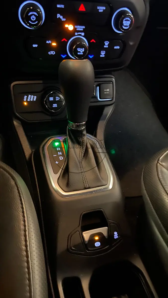 LOTE 014 - Um veículo JEEP/RENEGADE LNGTD AT D, ano/modelo 2020/2021