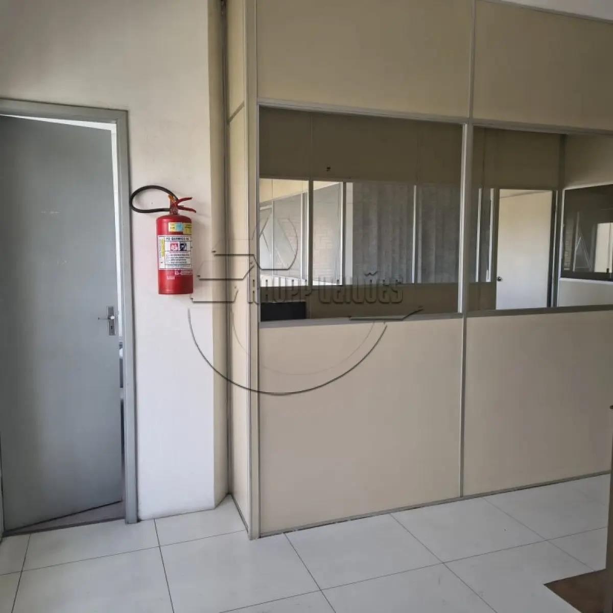 LOTE 001 - 02ª DATA | (PORTO ALEGRE/RS) Um prédio de alvenaria c/ aprox. 410,00m², no Bairro Passo das Pedras