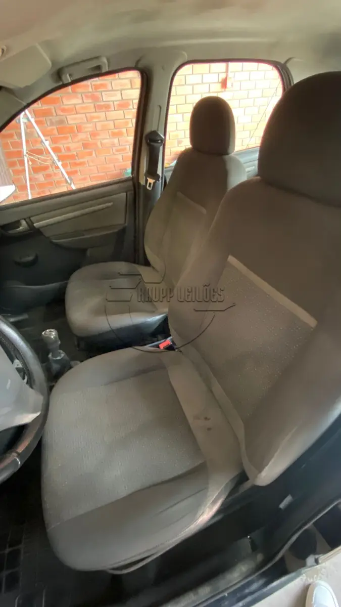 LOTE 009 - Um veículo CHEVROLET/CELTA 1.0L LT,  ano/modelo 2013/2014