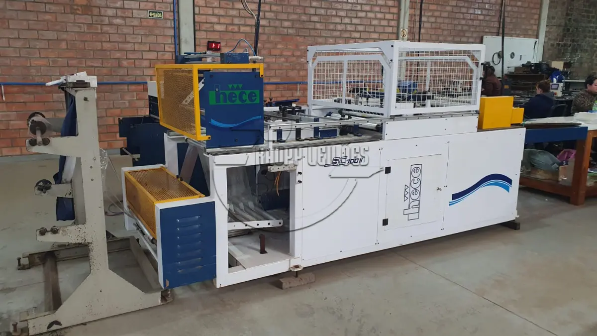 LOTE 002 - **Uma máquina corta e solda