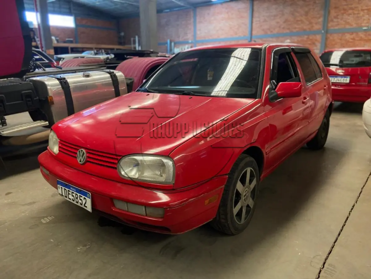 LOTE 006 - Um veículo I/VW GOLF GLX, ano/mod. 1995/1995