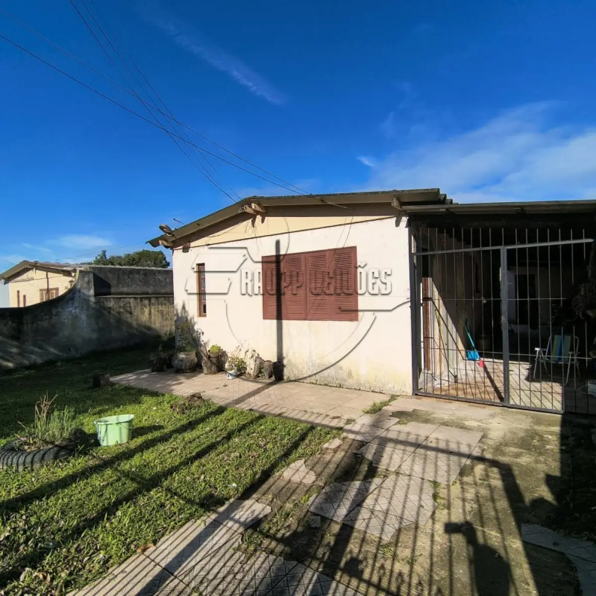 LOTE 007 - (GRAVATAÍ/RS) Uma casa c/ aprox. 110,00m², no Bairro Morada do Vale I