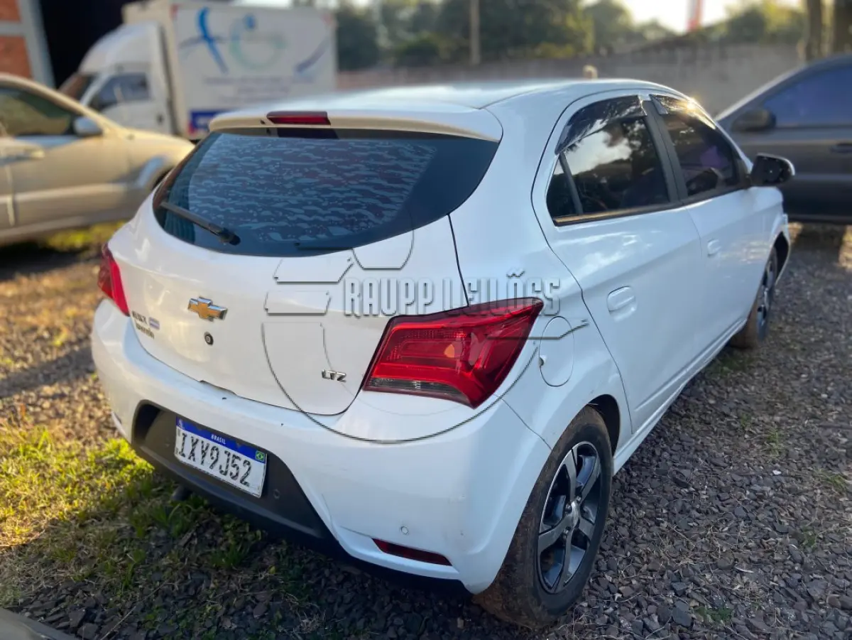 LOTE 016 - Um veículo CHEVROLET/ONIX 1.4MT LTZ, ano/mod 2017/2018