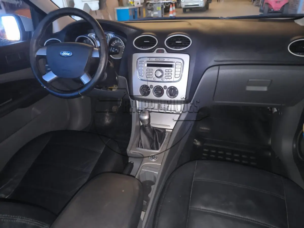 LOTE 017 - Um veículo I/FORD FOCUS 2L HC FLEX, ano/mod 2013/2013