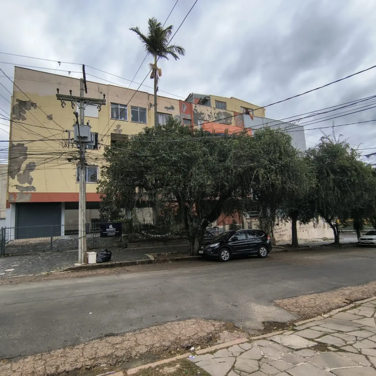 LOTE 001 - 02ª DATA | (PORTO ALEGRE/RS) DIREITOS E AÇÕES sobre o apto 203 do Edifício Ângela, c/ 33,12m², no Bairro Vila João Pessoa