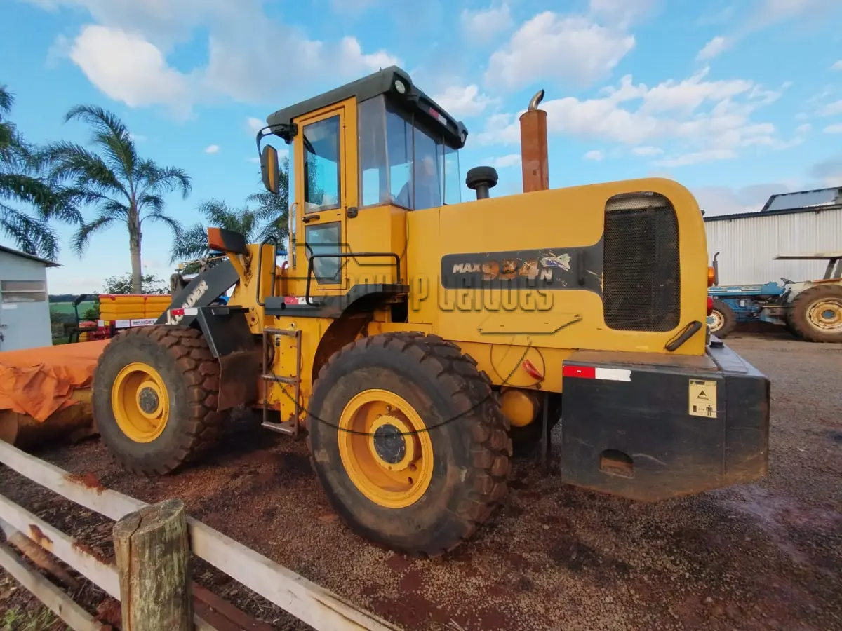 LOTE 005 - Uma pá carregadeira, Maxloader/MAX 934W, ano 2019