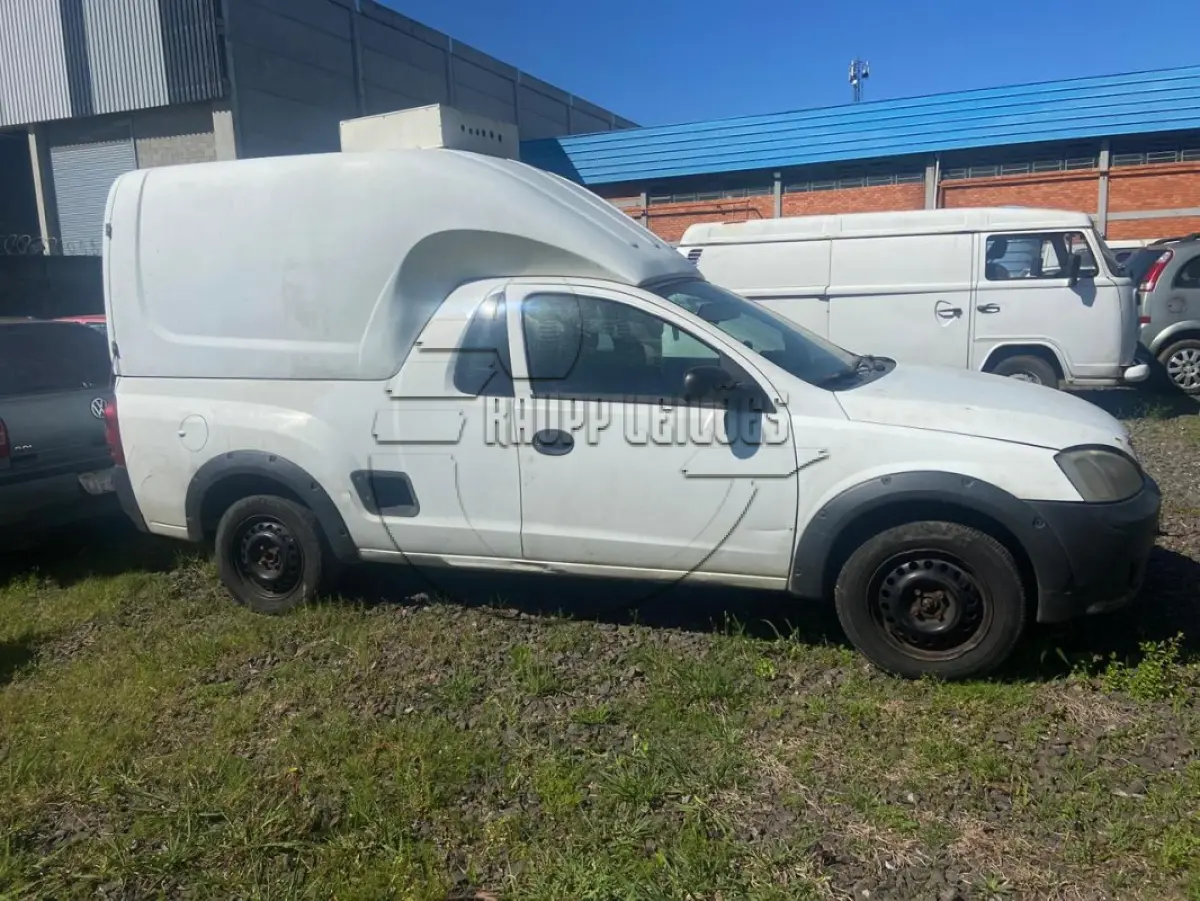 LOTE 006 - Um veículo GM/MONTANA ENGESIG FURG, ano/mod 2010/2010