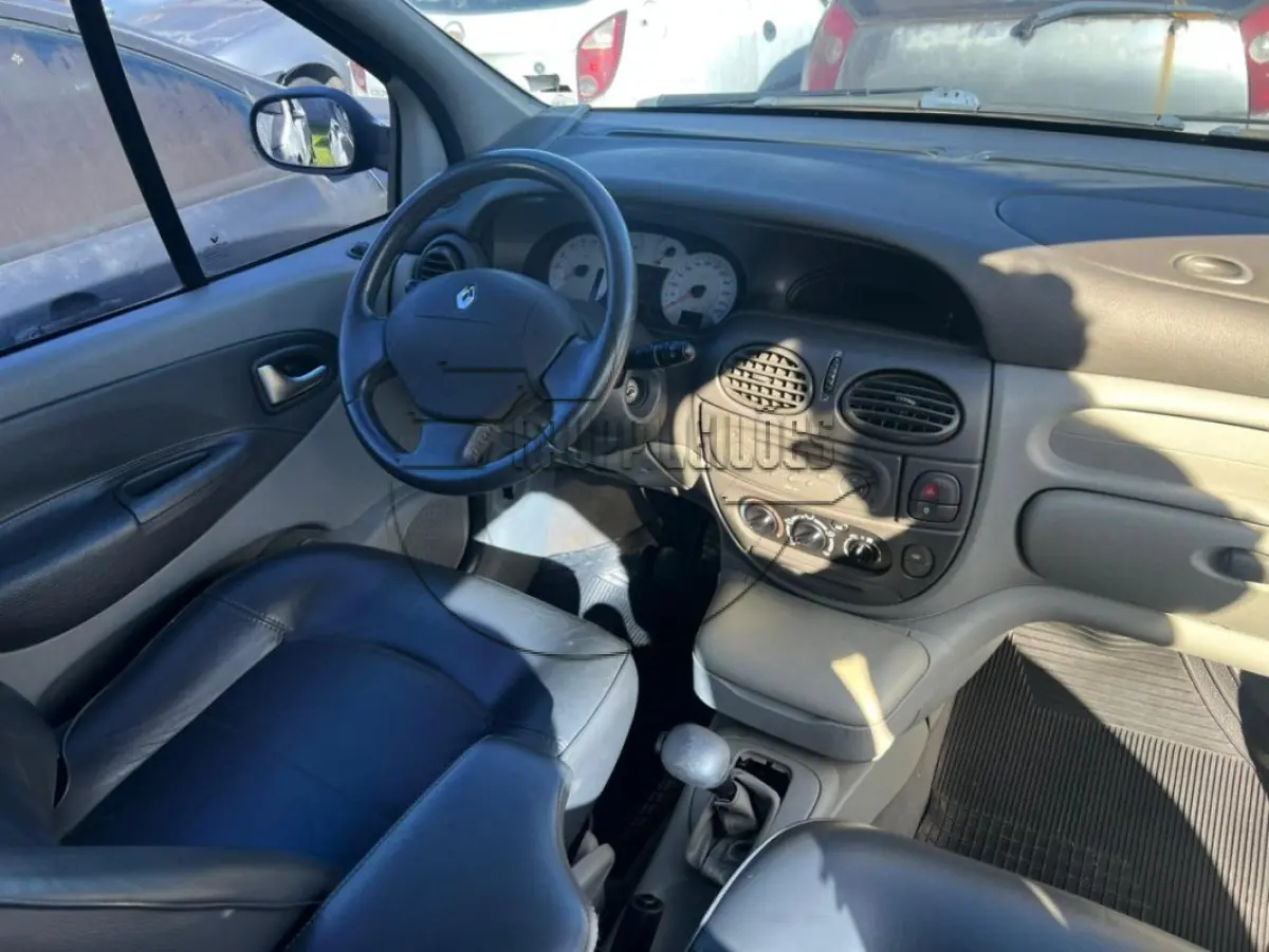 LOTE 007 - 02ª DATA | Um veículo RENAULT/SCENIC PRI 2016V,  ano/mod 2005/2006