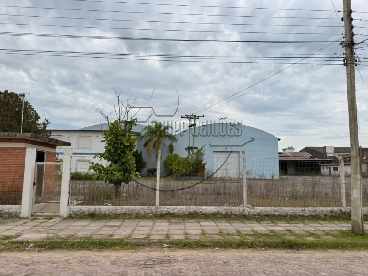 LOTE 001 - 02ª DATA | (TAPES/RS) 03 terrenos c/ diversos prédios industriais, no Bairro Centro