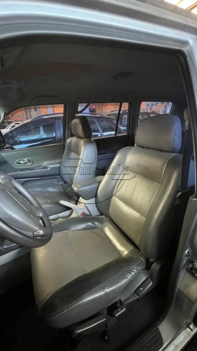 LOTE 009 - 02ª DATA | Um veículo I/MMC PAJERO SP4X4 HPE G, ano/mod 2003/2004