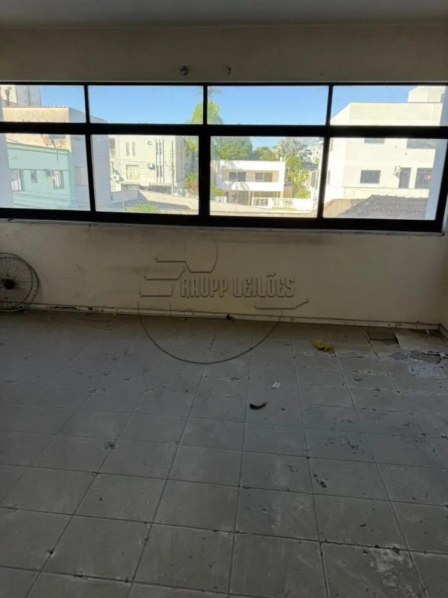 LOTE 001 - 02ª DATA | (SÃO JOÃO BATISTA/SC) Um prédio de esquina c/ aprox. 1.684,18m², no Bairro Centro