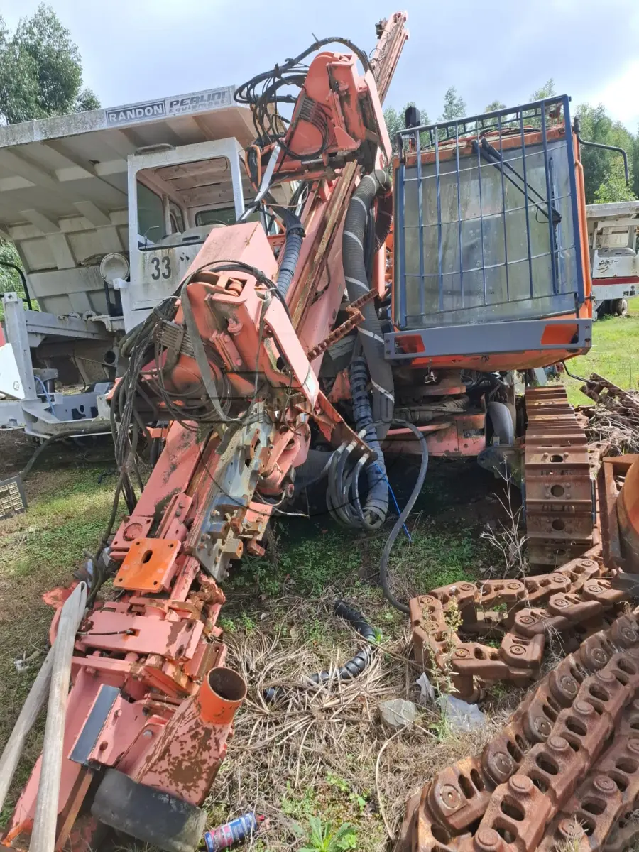 LOTE 042 - (Unidade de CANDIOTA/RS) Perfuratriz pneumática e Perfuratriz Hidráulica