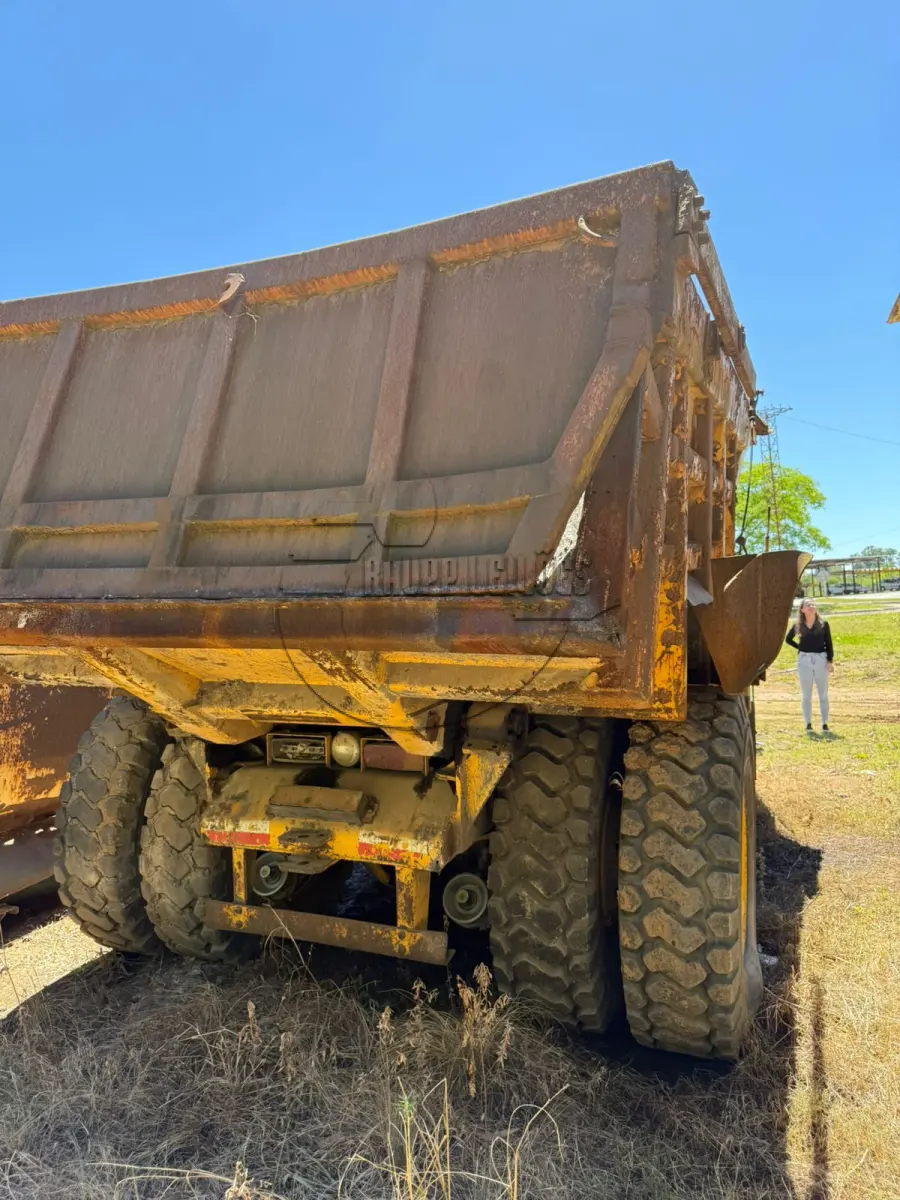 LOTE 014 - (Unidade de CANDIOTA/RS) Caminhão fora de estrada Randon mod. RK 430 4x2, ano 2000