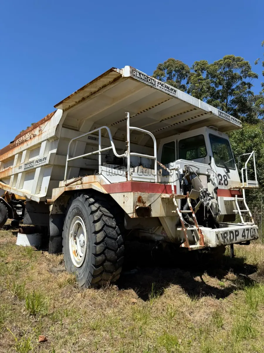 LOTE 012 - 02ª DATA | (Unidade de CANDIOTA/RS) Caminhão fora de estrada Randon Perlini mod. RDP 470, ano 2011