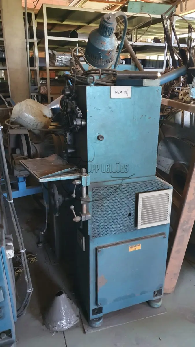 LOTE 008 - **Máquina de enrolar molas MEM 12, marca WAFIOS, modelo FS2