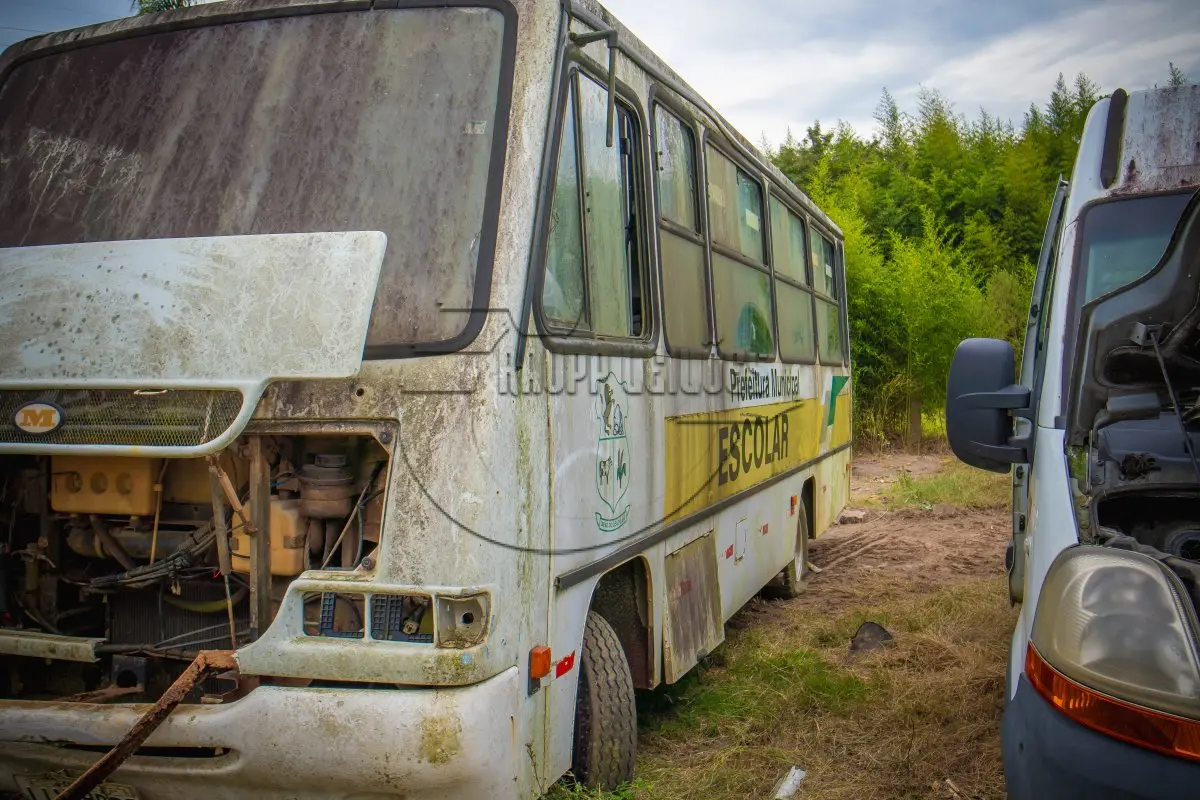 LOTE 012 - Micro-ônibus AGRALE MAXIBUS MCO75, ano/mod 1999/1999