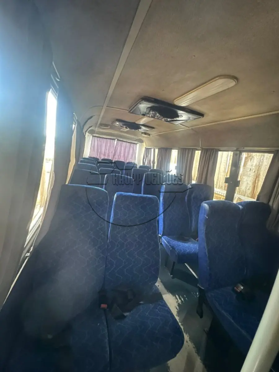 LOTE 004 - Micro-ônibus MARCOPOLO/VOLARE A8 ON, ano/mod. 2001/2002